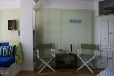 Riverfront Essex House