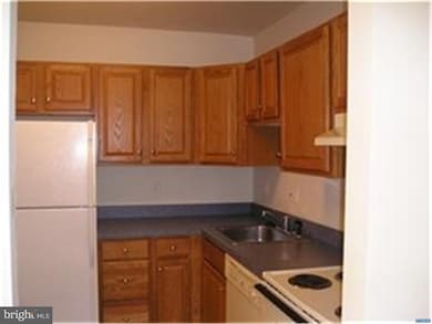 5423 Golfview Dr unit 5B3, Wilmington, DE 19808 - photo 3