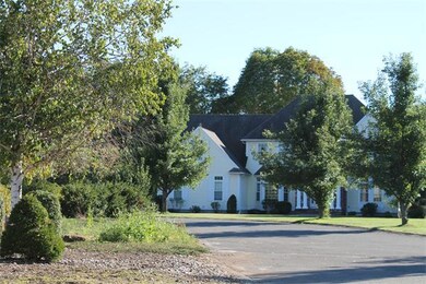 114 Pheasants Crossing, West Springfield, MA 01089 - photo 3