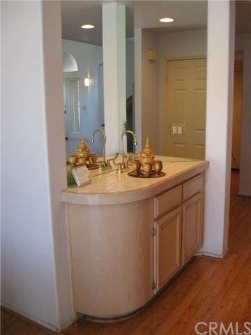 Wet bar for all your entertaining needs