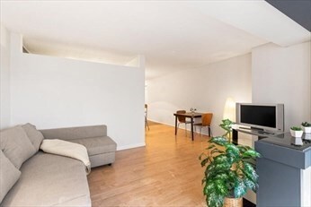 Hawthorne Place Condominium unit 5K, Boston, MA 02114 - photo 2