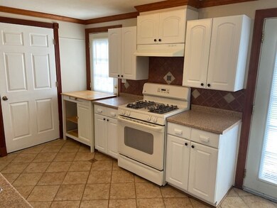 140 Pueblo Rd, Carpentersville, IL 60110 - photo 6