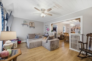 451 Pursel St, Phillipsburg, NJ 08865 - photo 5