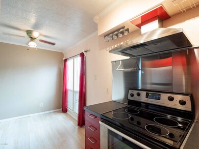 2672 E. Oakleaf DR.--18