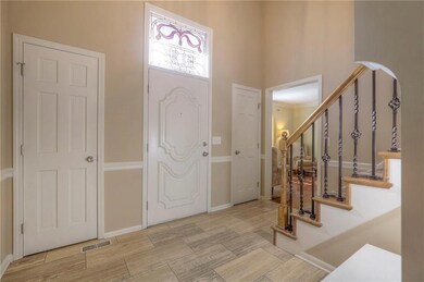 8135 Acuff Ln, Lenexa, KS 66215 - photo 4