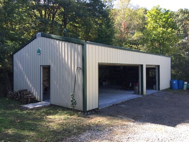 55071 Deacon- 3 car garage