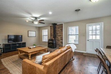 1020 Kiowa Dr W, Gainesville, TX 76240 - photo 3