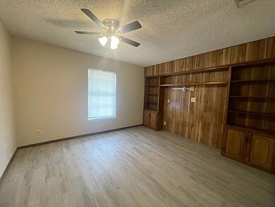 811 N York Ave, Denison, TX 75020 - photo 5