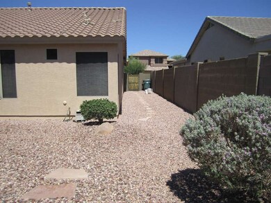 Backyard Pedestrian GateÃ¯Â¢Walkway