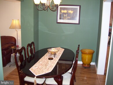 2043 Mayflower Dr, Woodbridge, VA 22192 - photo 6