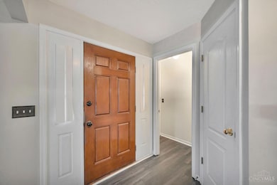 9160 Cobblechase Ct, Cincinnati, OH 45251 - photo 3