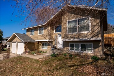 1401 Easthills Terrace, East Wenatchee, WA 98802 - photo 2