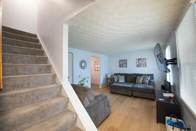 3569 Walnut Creek Dr, Columbus, OH 43224 - photo 3