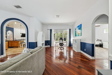 Living Room/Dining Area
