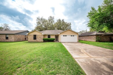 2716 Golden Ave, Bay City, TX 77414 - photo 3