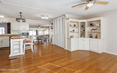 9307 Hudson Ln, Louisville, KY 40291 - photo 4