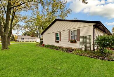 15 Deer Path, Lake In the Hills, IL 60156 - photo 6