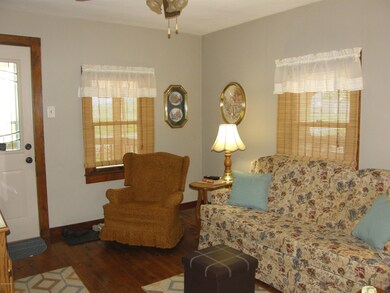 234_N_State_7_LivingRm