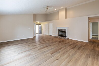 12283 Chiseled Stone Dr, Fishers, IN 46037 - photo 5