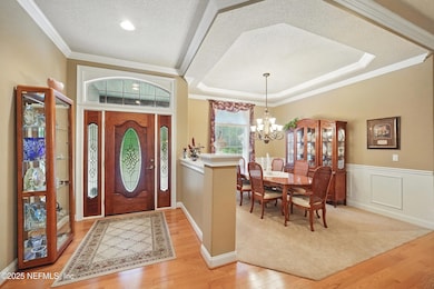 Foyer/dining