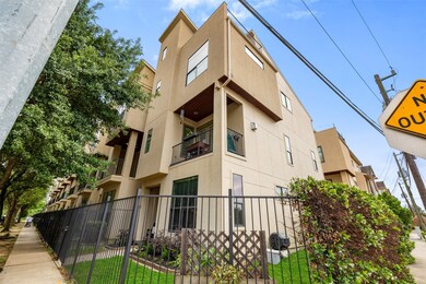 722 W 8th St, Houston, TX 77007 - photo 2