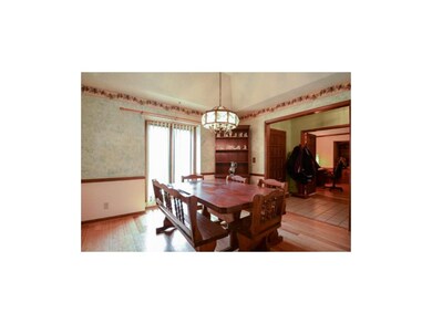 Formal Dining (bamboo floors)