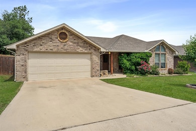 518 Sweetwater Dr, Weatherford, TX 76085 - photo 2