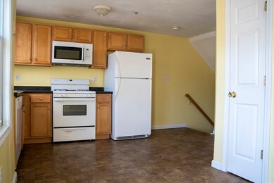 417 Hildreth St unit 14, Lowell, MA 01850 - photo 2