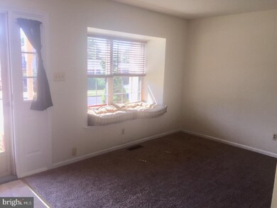 535 Bassett Ln, Norristown, PA 19403 - photo 3