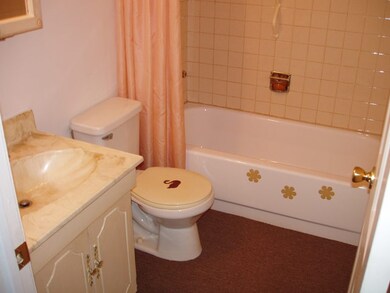 3335 Kirchoff Rd unit 4F, Rolling Meadows, IL 60008 - photo 4