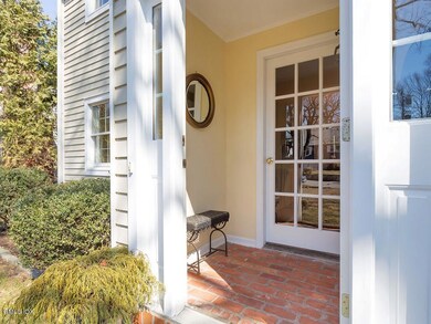 35 Center Dr, Old Greenwich, CT 06870 - photo 2