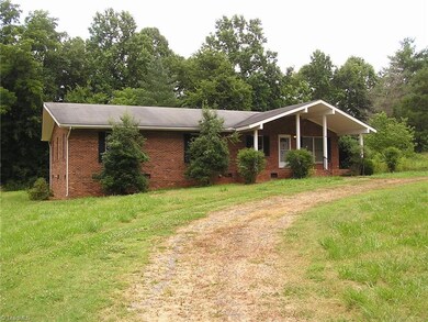 1047 Stout View St, Ramseur, NC 27316 - photo 3