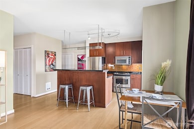 Dwell Roosevelt unit A410, Seattle, WA 98115 - photo 6