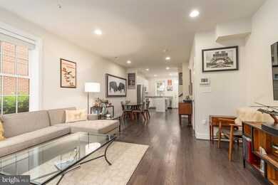 916 Slaters Ln, Alexandria, VA 22314 - photo 3