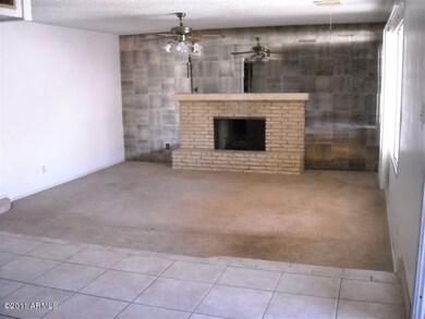 023-344716 living rm