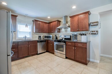 173 Lakeview Ave, Ludlow, MA 01056 - photo 2