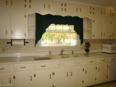 1034 Macon St, Asheboro, NC 27203 - photo 4