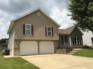 1814 Hamer Dr NW, Cedar Rapids, IA 52405 - photo 3