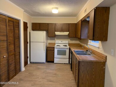 109 N Onsville Place, Jacksonville, NC 28546 - photo 4