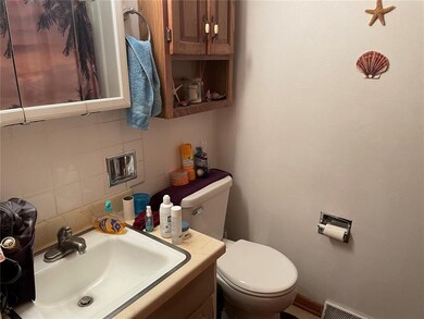 2726 D Ave NW, Cedar Rapids, IA 52405 - photo 4