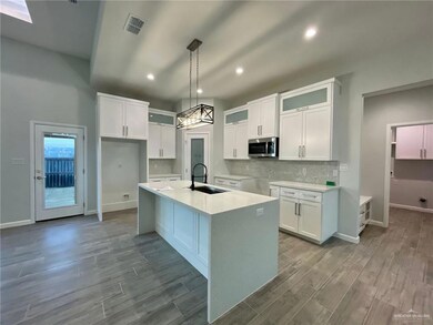 2001 Stardust Ln, Edinburg, TX 78541 - photo 6