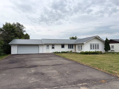 225 1st St SW, Leeds, ND 58346 - photo 2