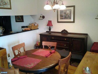 812 Northridge Dr, Norristown, PA 19403 - photo 4