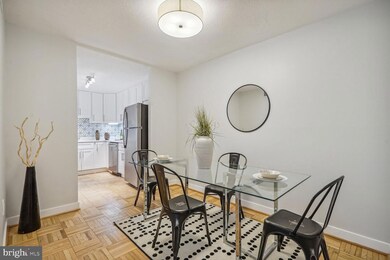 Town Square Towers unit 409, Washington, DC 20024 - photo 7