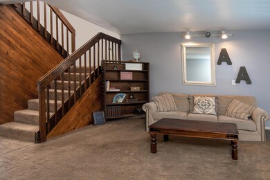 003_LIVING ROOM