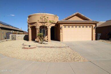 812 Desert Sky Dr, Horizon City, TX 79928 - photo 4