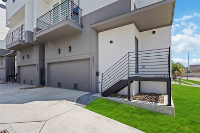 2505 N Macgregor Way, Houston, TX 77004 - photo 3