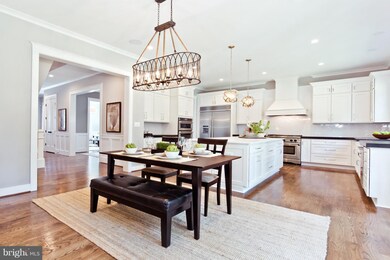 6827 28th St N, Arlington, VA 22213 - photo 5