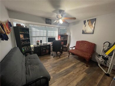 Secondary Bedroom/Office