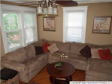 8 Markham Place, Staten Island, NY 10314 - photo 3